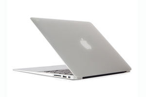 نقد و بررسی MacBook Air - moshi iGlaze White&TC، نقد و بررسی کیف مک بوک ایر - موشی آی گلاز سفید و شفاف